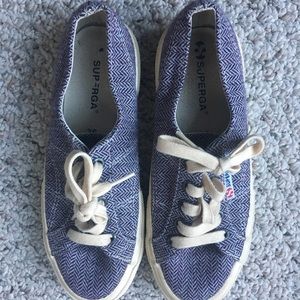 Herringbone Supergas